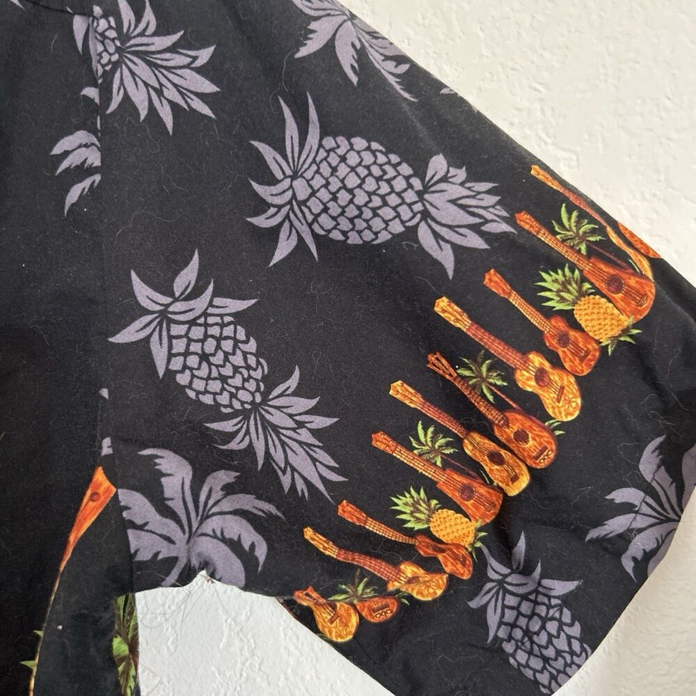 Royal Hawaiian Creations Shirt  Black w Pineapples & Ukuleles Beach Cruise Sz L - Picture 4 of 12
